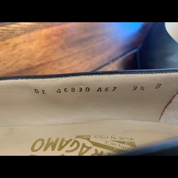 Salvatore Ferragamo 2.5 inch Navy Pumps - Picture 9 of 9